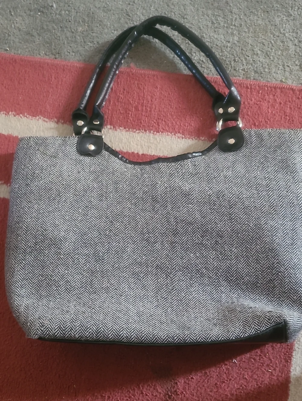 Large Classic Herringbone Tote Bag in Gray and Black